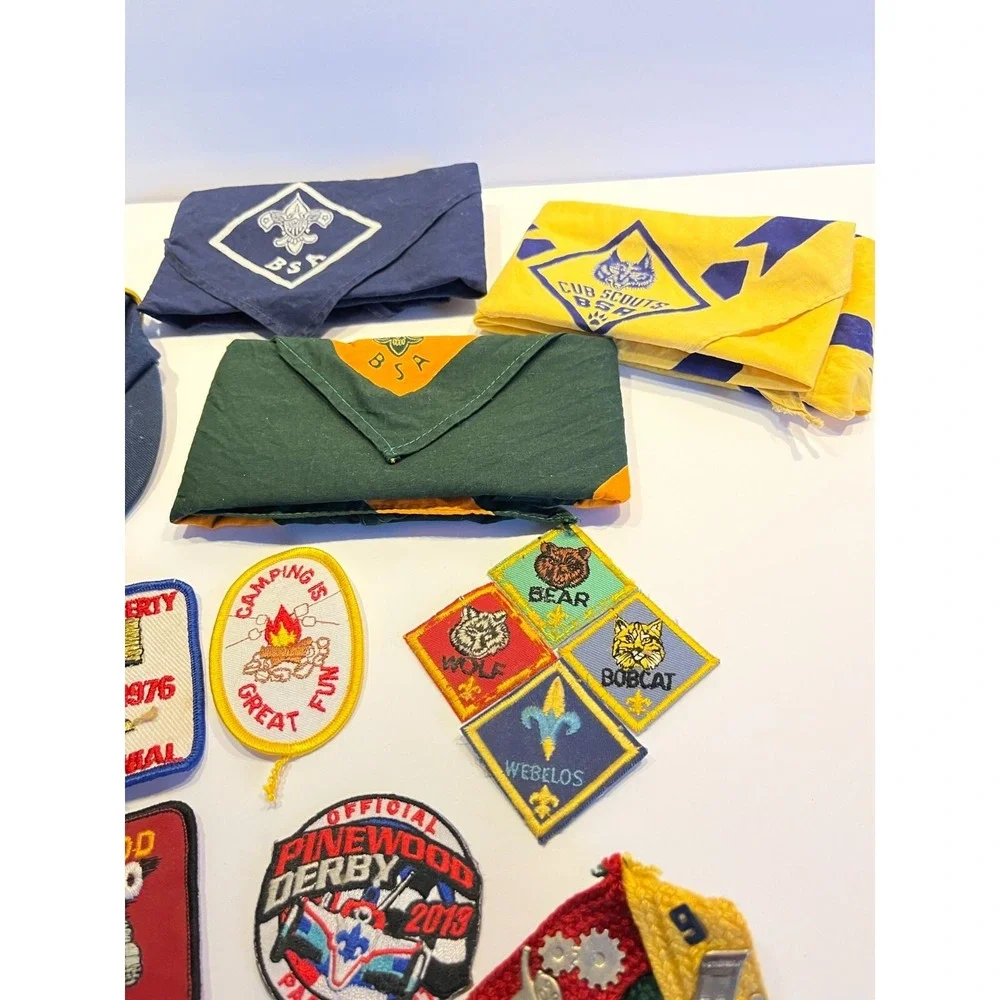 Lot of Boy Scouts of American memorablia - scarves, hat, patches, pins, ribbons